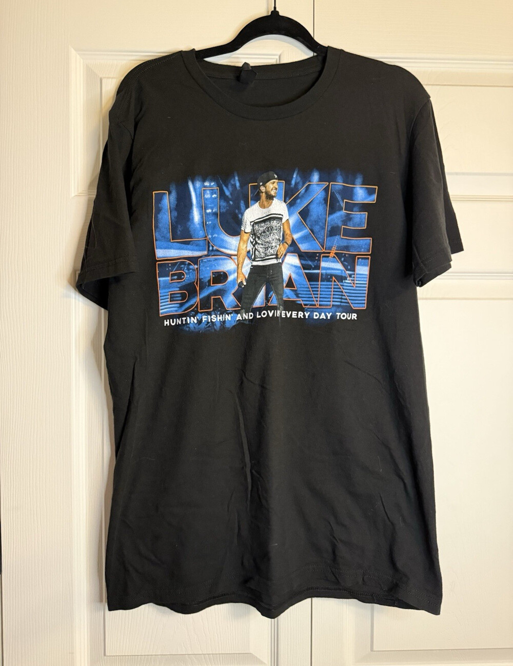 The Concert Tee Luke Bryan Huntin Fishin Lovin Every Day Tour T Shirt L Black